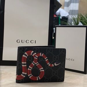 2020 Gucci Men’s Bifold Snake Wallet